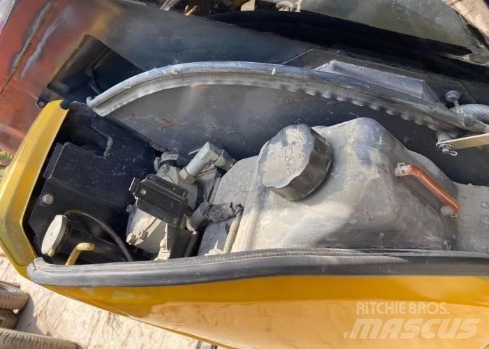 Komatsu PC30 Гусеничные экскаваторы
