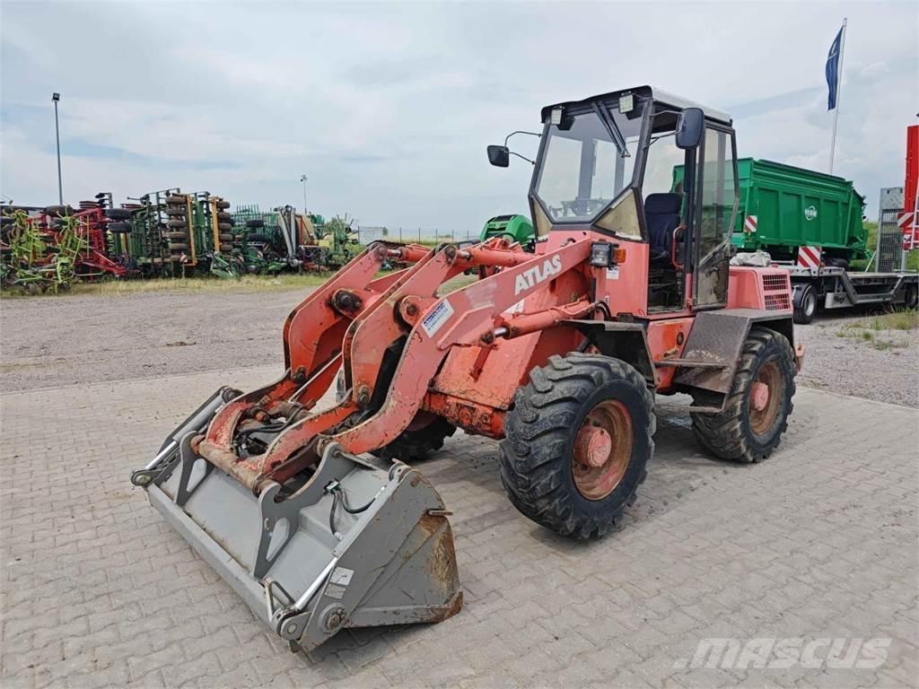 Atlas 72E Фронтальные погрузчики