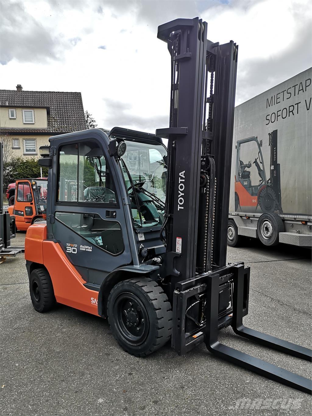 Toyota 02-8FDF30 Дизельные погрузчики