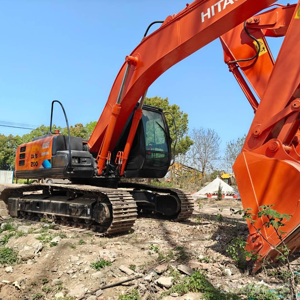 Hitachi ZX200 Гусеничные экскаваторы