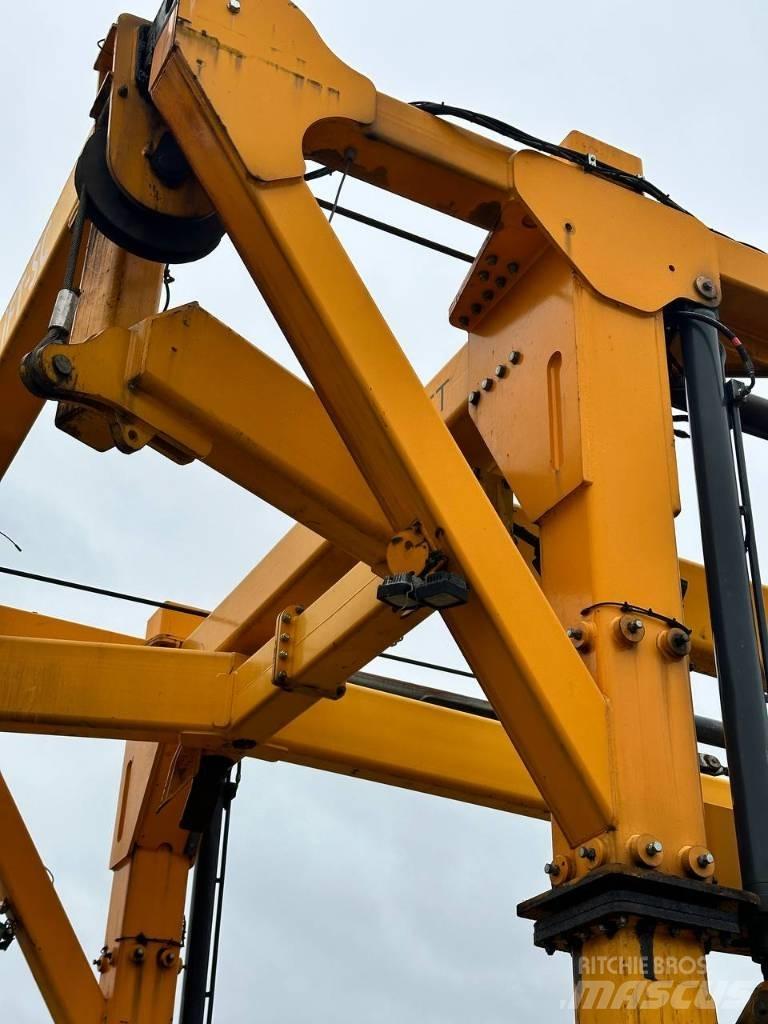 Combilift SC 3 T Контейнерные вилочные погрузчики