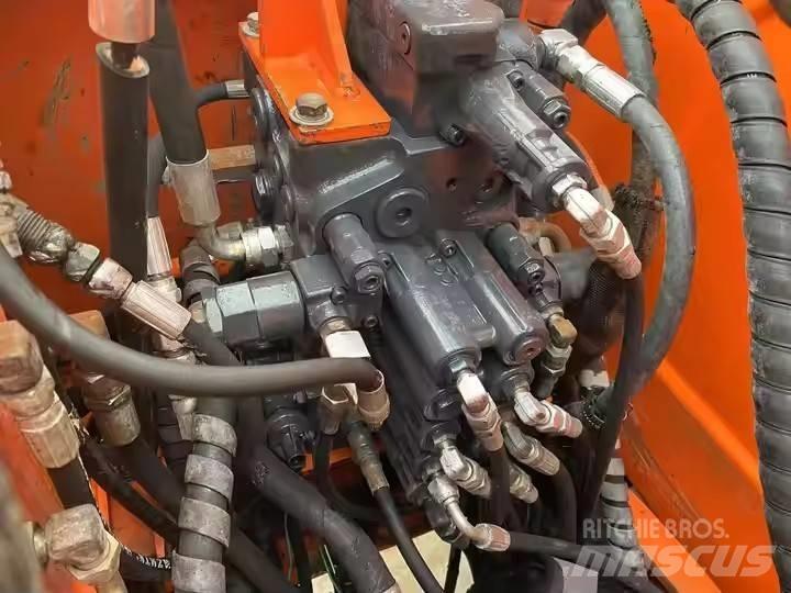 Doosan DH80 Гусеничные экскаваторы