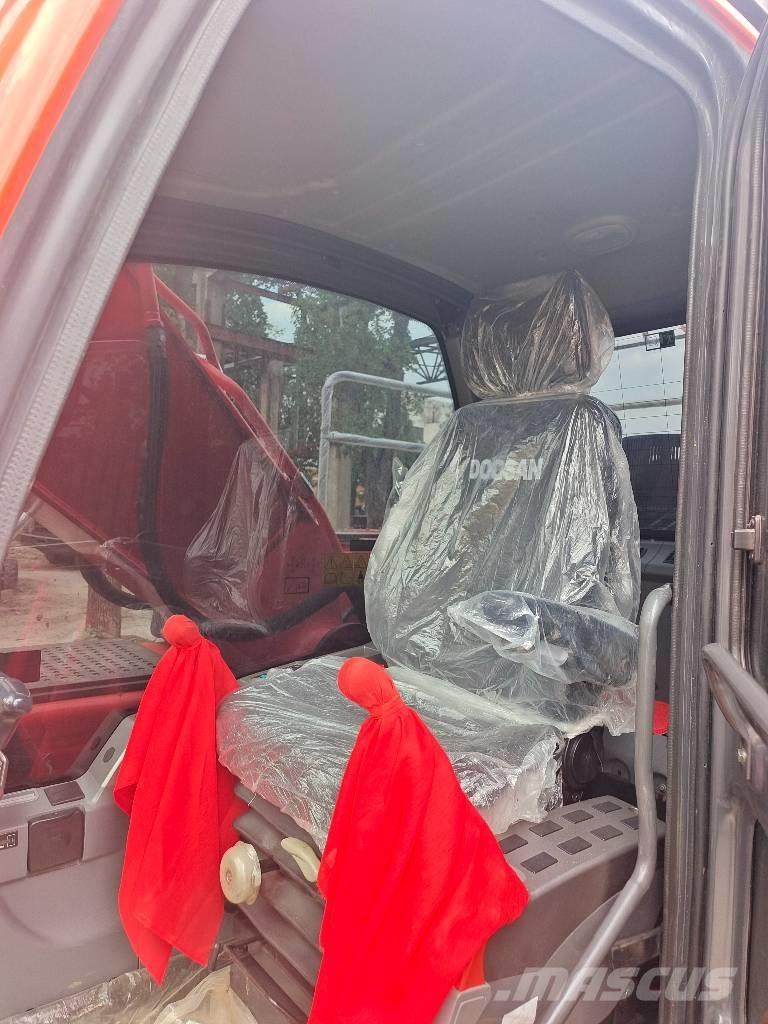 Doosan DX 225 Гусеничные экскаваторы