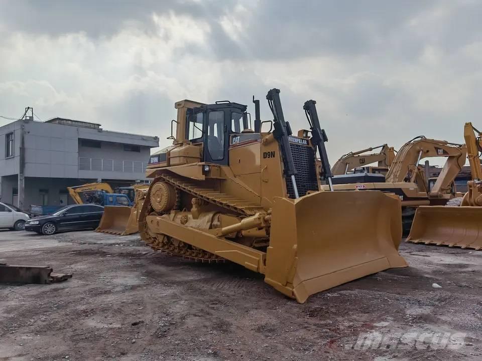 CAT D9N Гусеничные бульдозеры