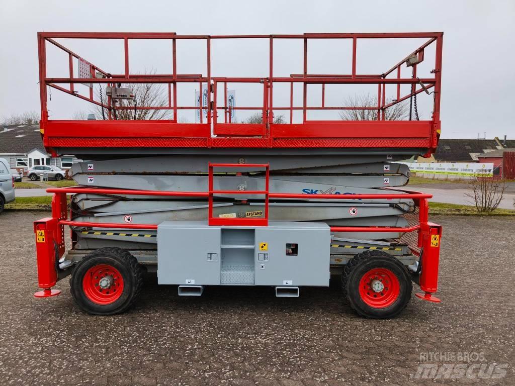 SkyJack SJ 9250 RT Ножничные подъемники