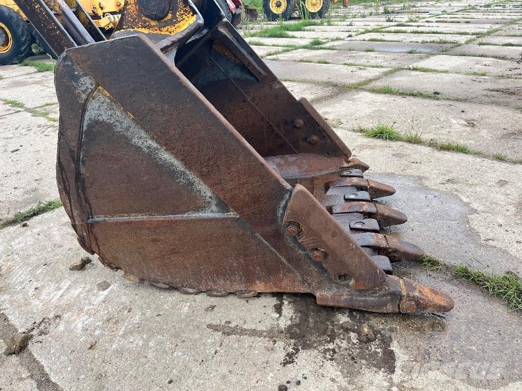Komatsu PC 300-8 Гусеничные экскаваторы
