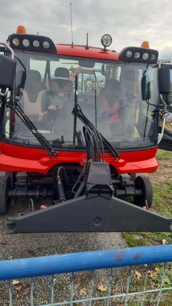  PistenBully  600 Снегоуборочные машины