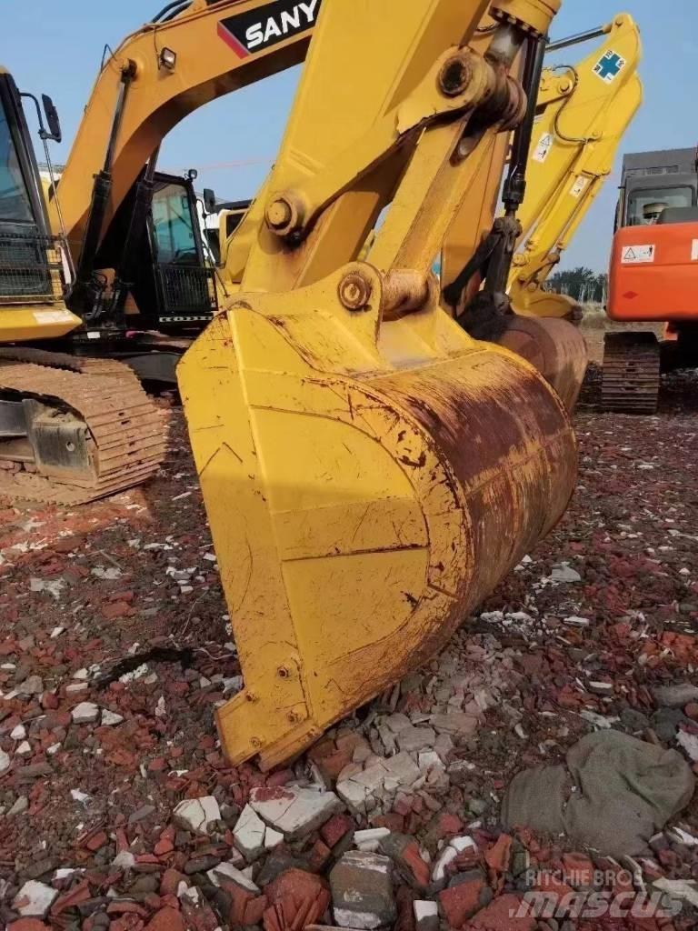 Komatsu PC 210 Гусеничные экскаваторы