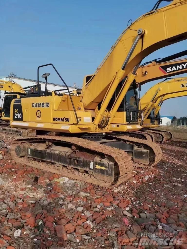 Komatsu PC 210 Гусеничные экскаваторы