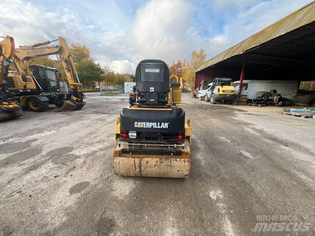 CAT CB 224E Катки тротуарные