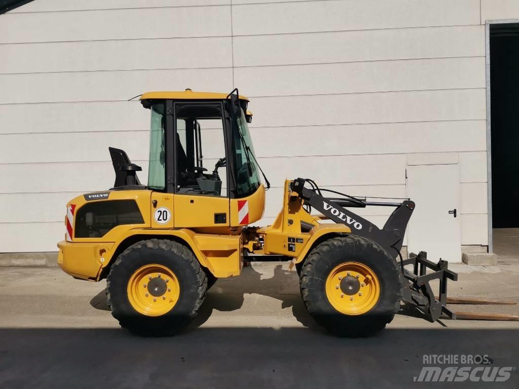 Volvo Radlader L30G Фронтальные погрузчики
