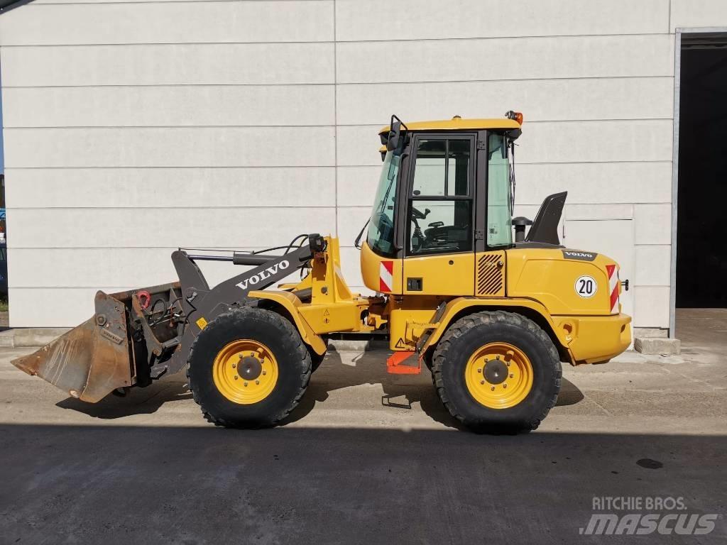 Volvo Radlader L30G Фронтальные погрузчики