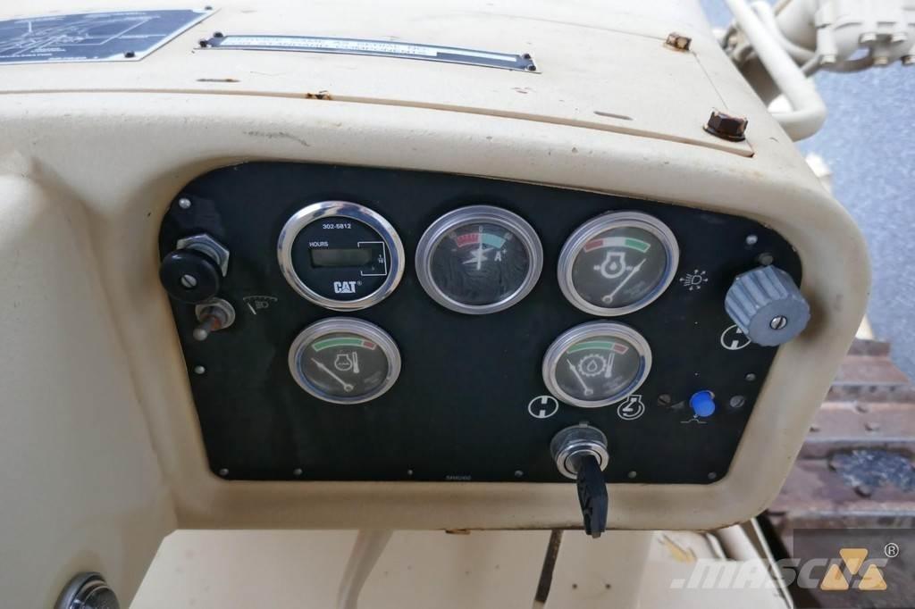 CAT D7G Ex-army Гусеничные бульдозеры