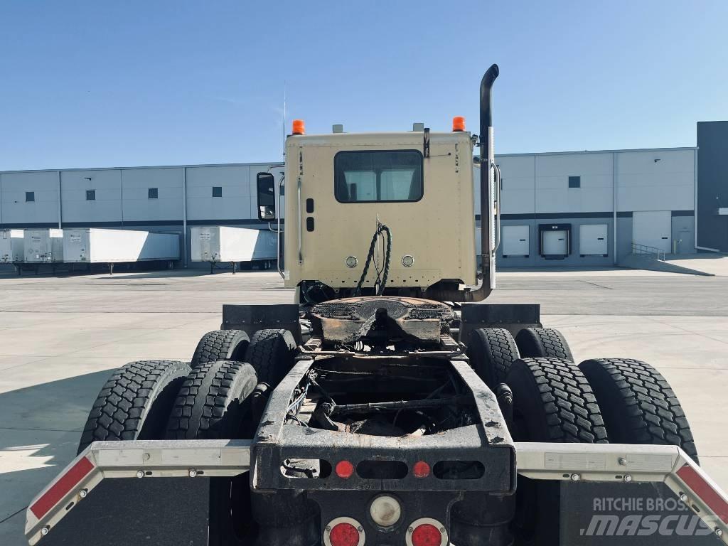 Freightliner 122 SD Седельные тягачи