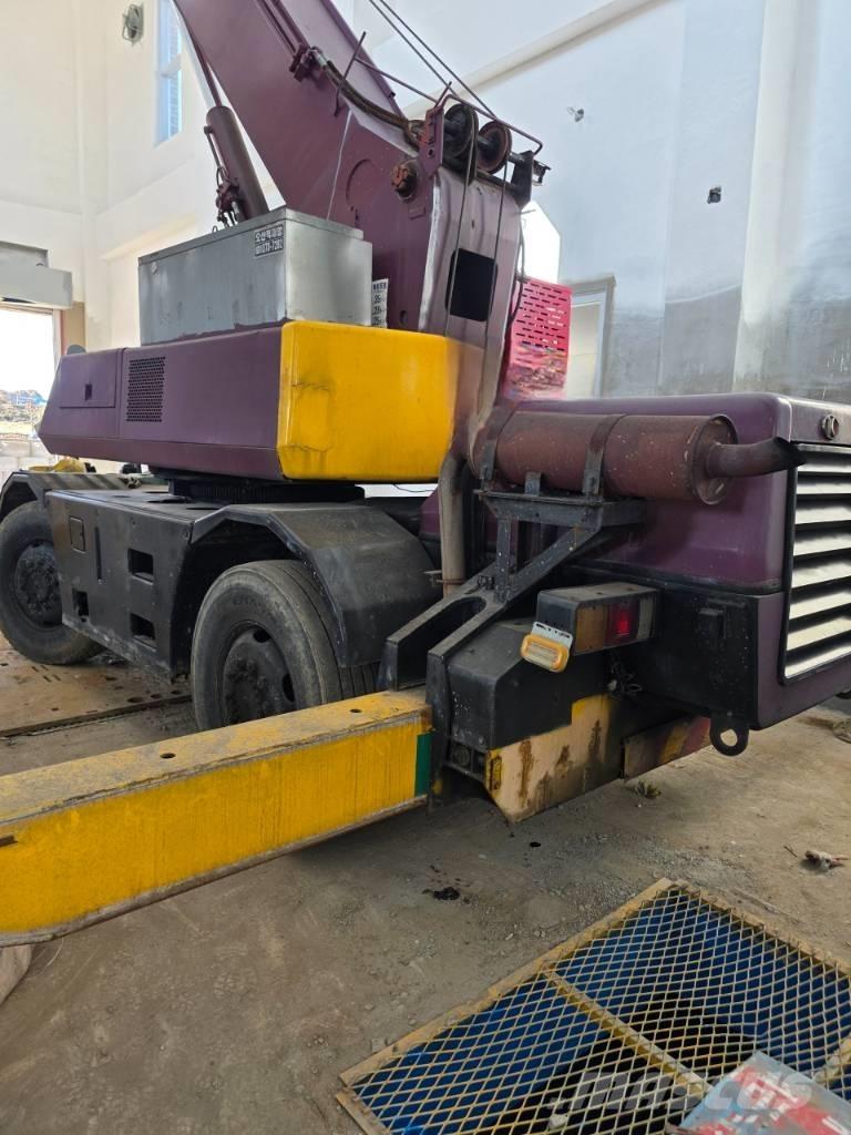 Kato MR 100 Автокраны вездеходы