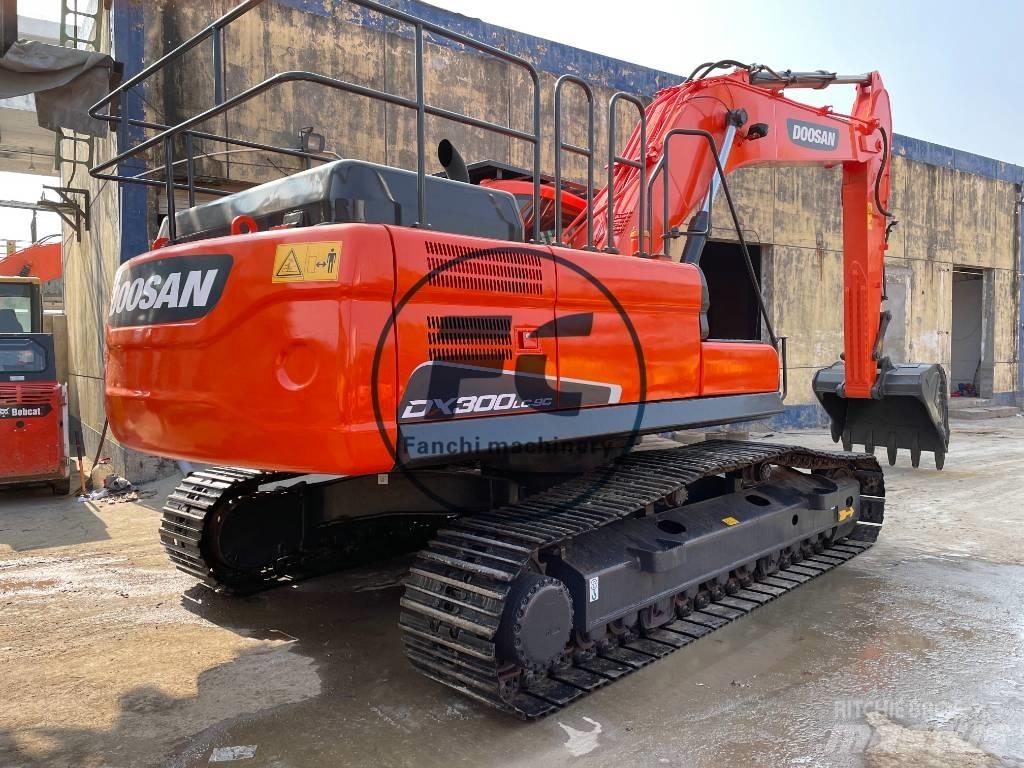 Doosan DX300 Гусеничные экскаваторы