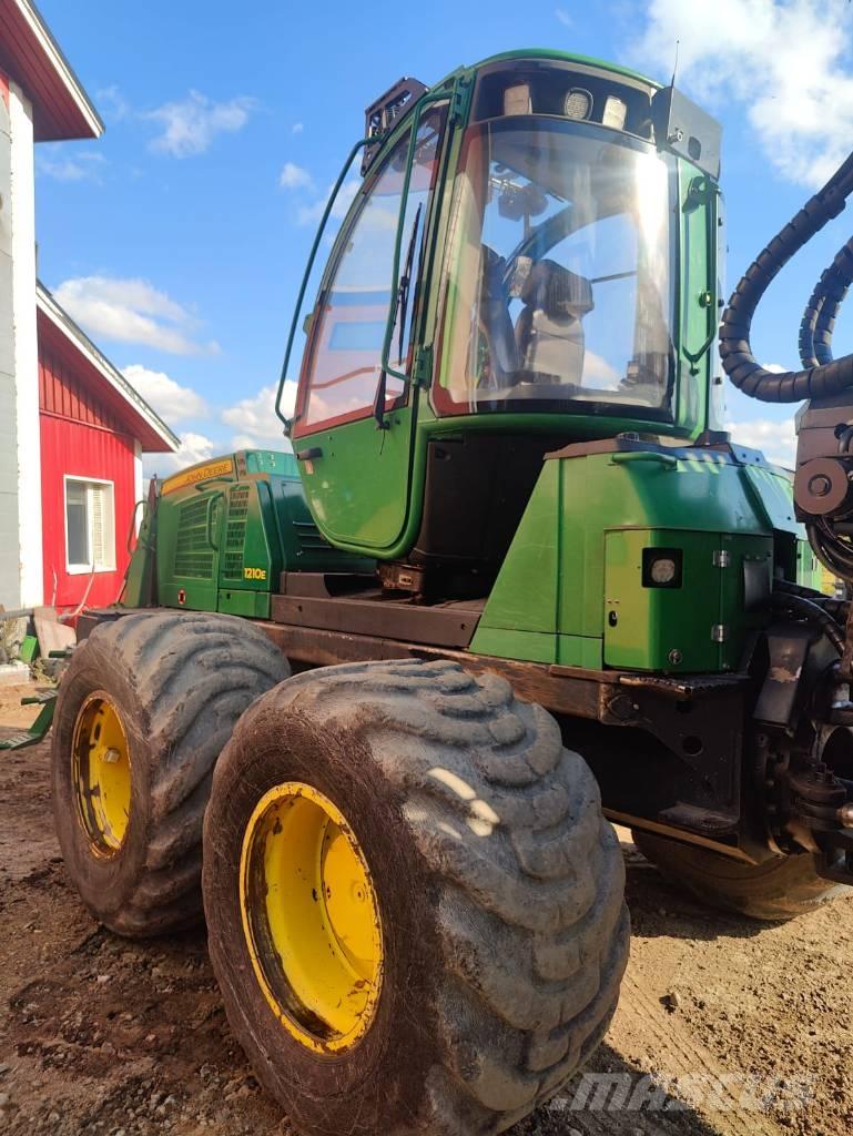 John Deere 1210E Форвардеры