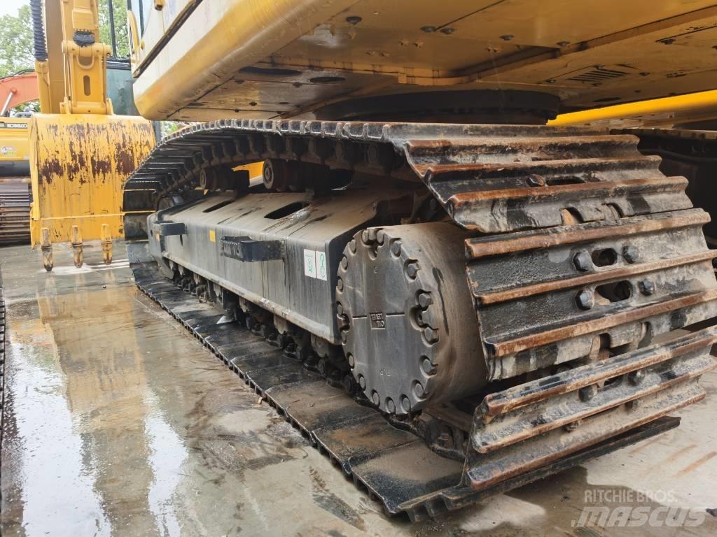 Komatsu PC 200-8 Гусеничные экскаваторы
