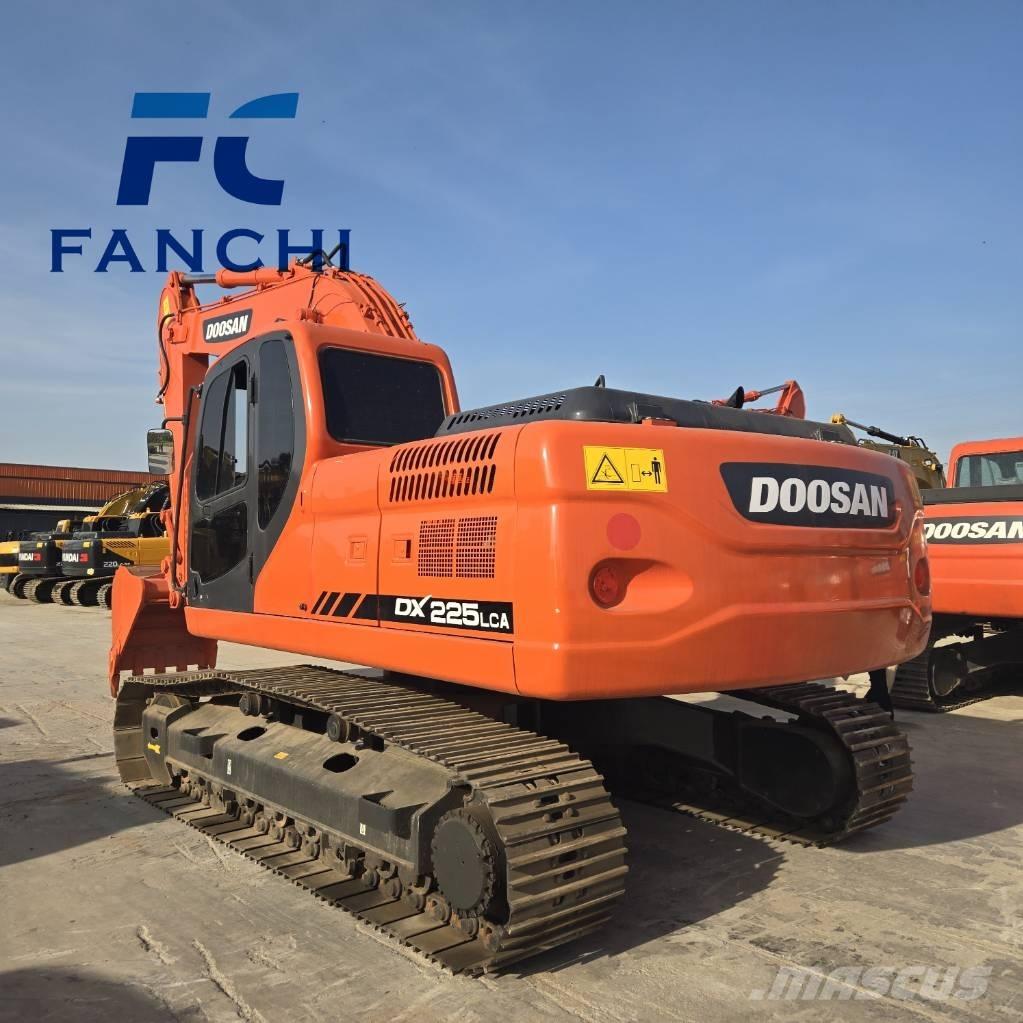 Doosan DX 225 LC Гусеничные экскаваторы