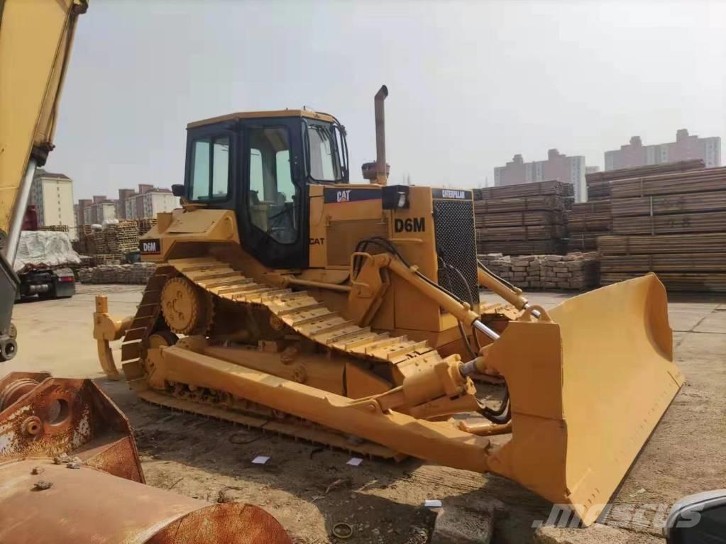 CAT D 6M Гусеничные бульдозеры