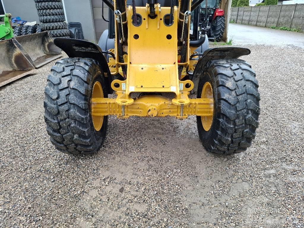 CAT 908 M Фронтальные погрузчики