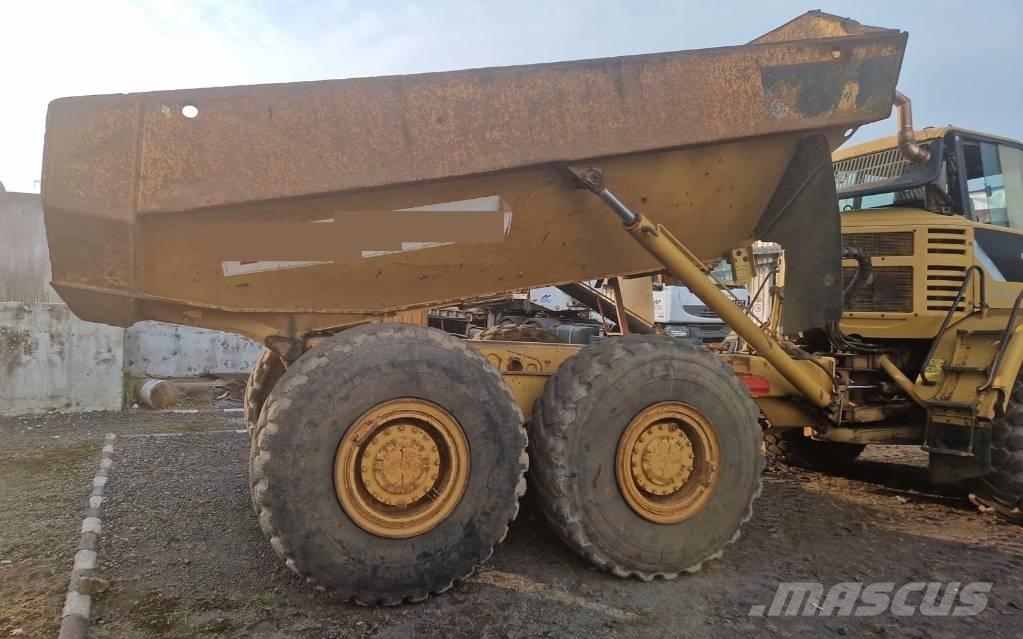 CAT 730 Шарнирно-сочленённые самосвалы