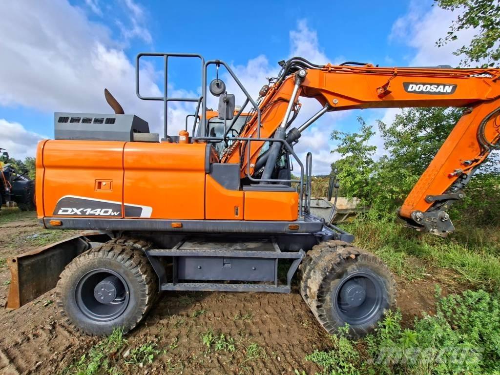 Doosan DX140W-5 Колёсные экскаваторы