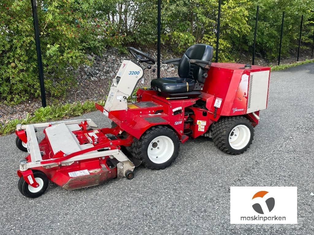 Ventrac 3200 Самоходные газонокосилки