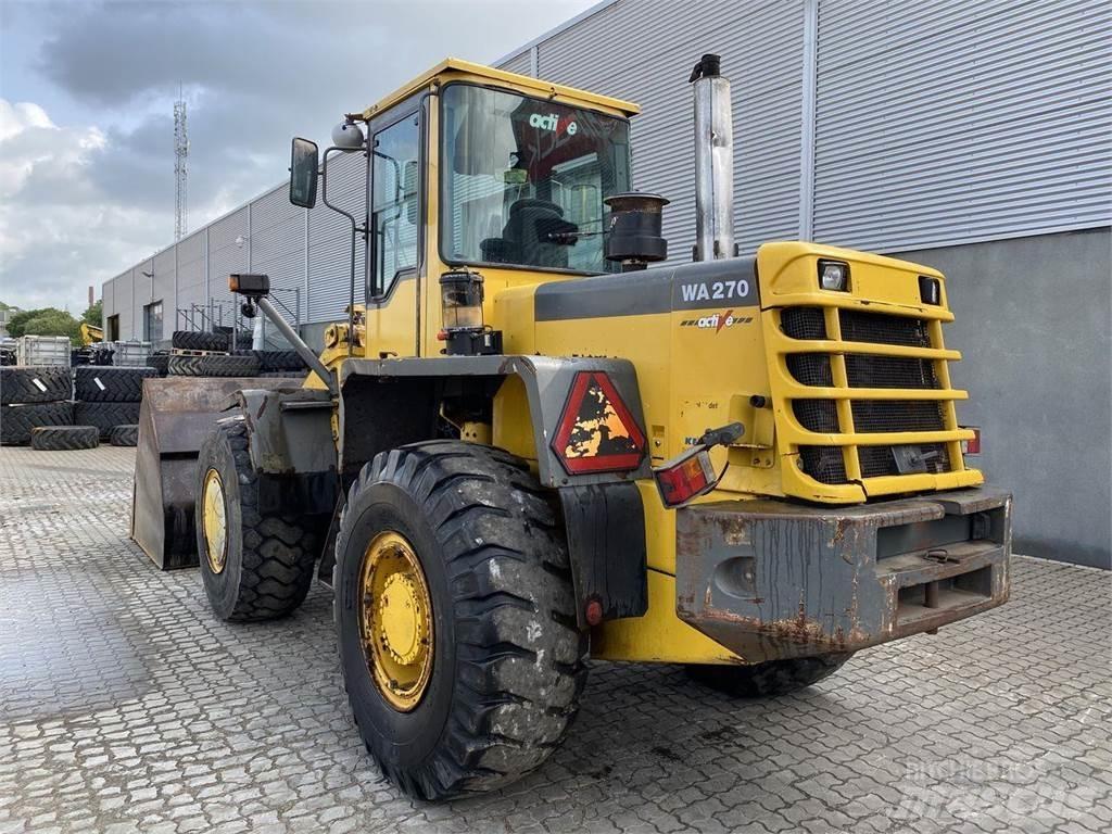 Komatsu WA270-3 Фронтальные погрузчики
