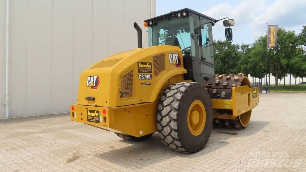 CAT CS74B Грунтовые катки