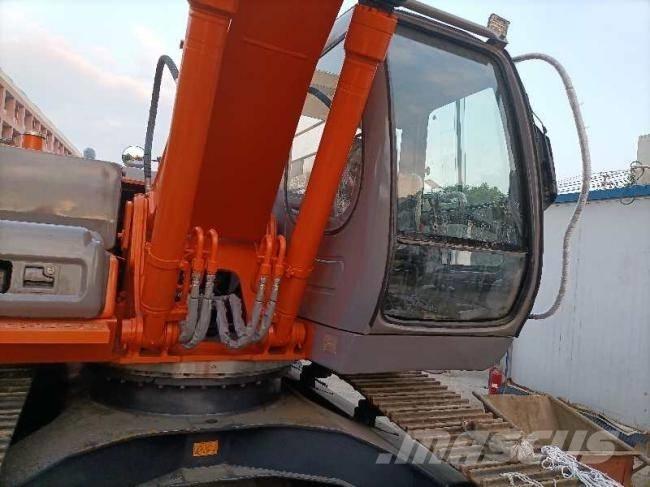 Hitachi Zaxis 200 LC Гусеничные экскаваторы