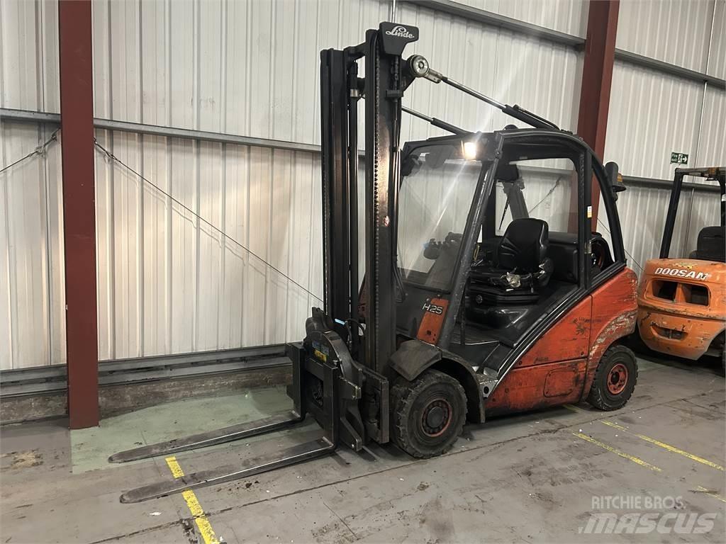 Linde H25T Газовые погрузчики