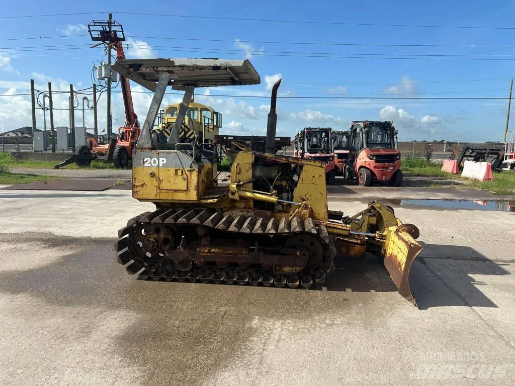 Komatsu D 20P-7 Гусеничные бульдозеры