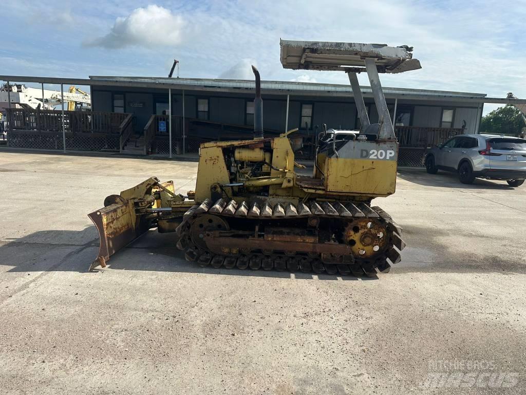 Komatsu D 20P-7 Гусеничные бульдозеры