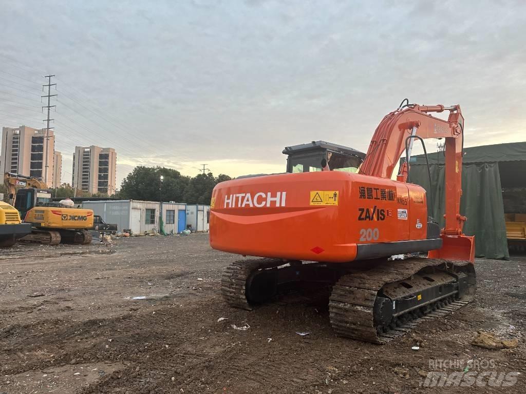 Hitachi ZX 200 Гусеничные экскаваторы