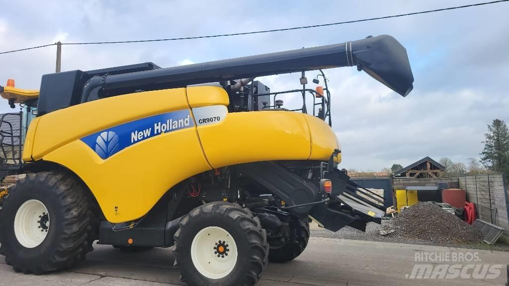 New Holland CR9070 Зерноуборочные комбайны