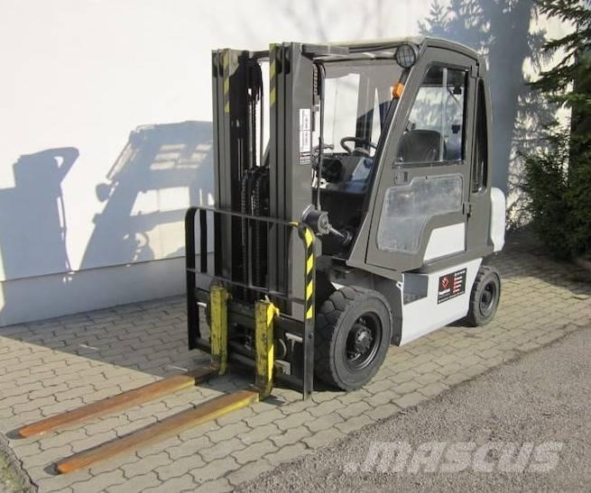 Nissan DX25LPG Газовые погрузчики