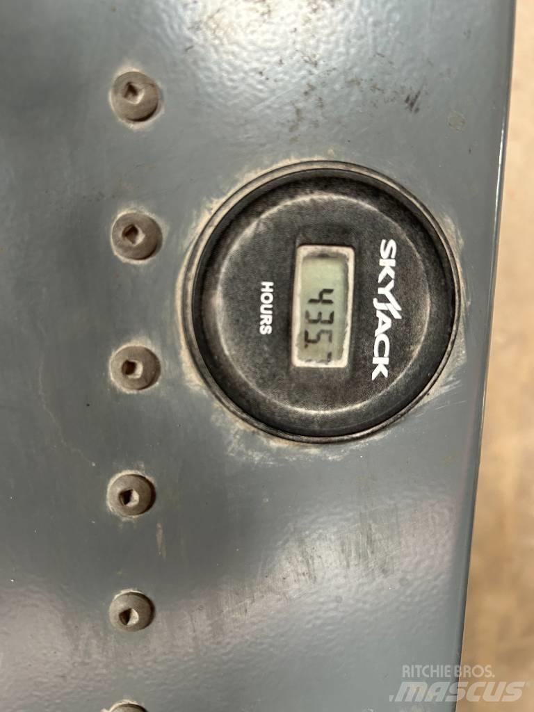 SkyJack SJ III 3219 Ножничные подъемники