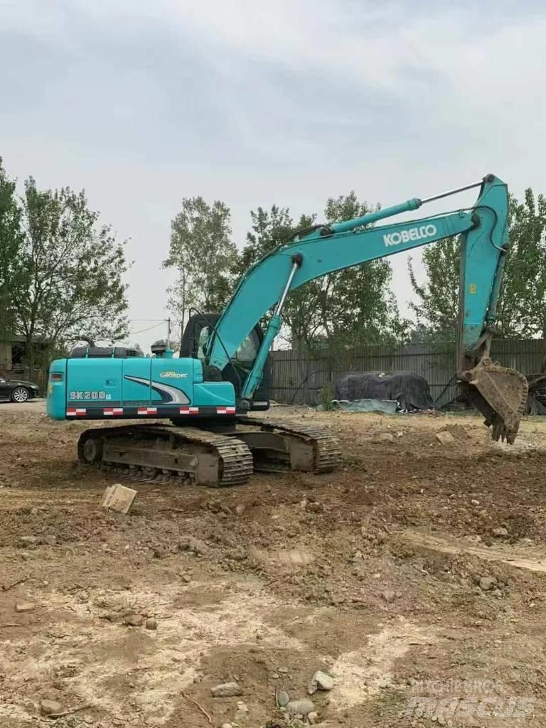 Kobelco SK200 Гусеничные экскаваторы