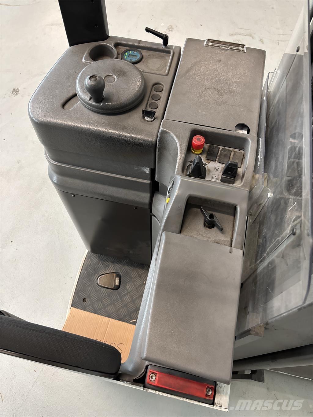 Atlet A160 Самоходные электроштабелёры