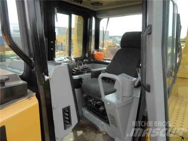 CAT D 8 R Гусеничные бульдозеры