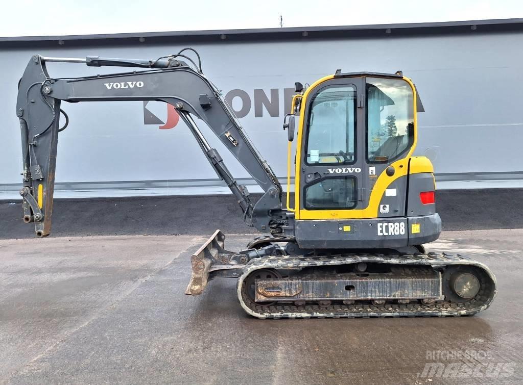 Volvo ECR88 Малые экскаваторы 7т-12т