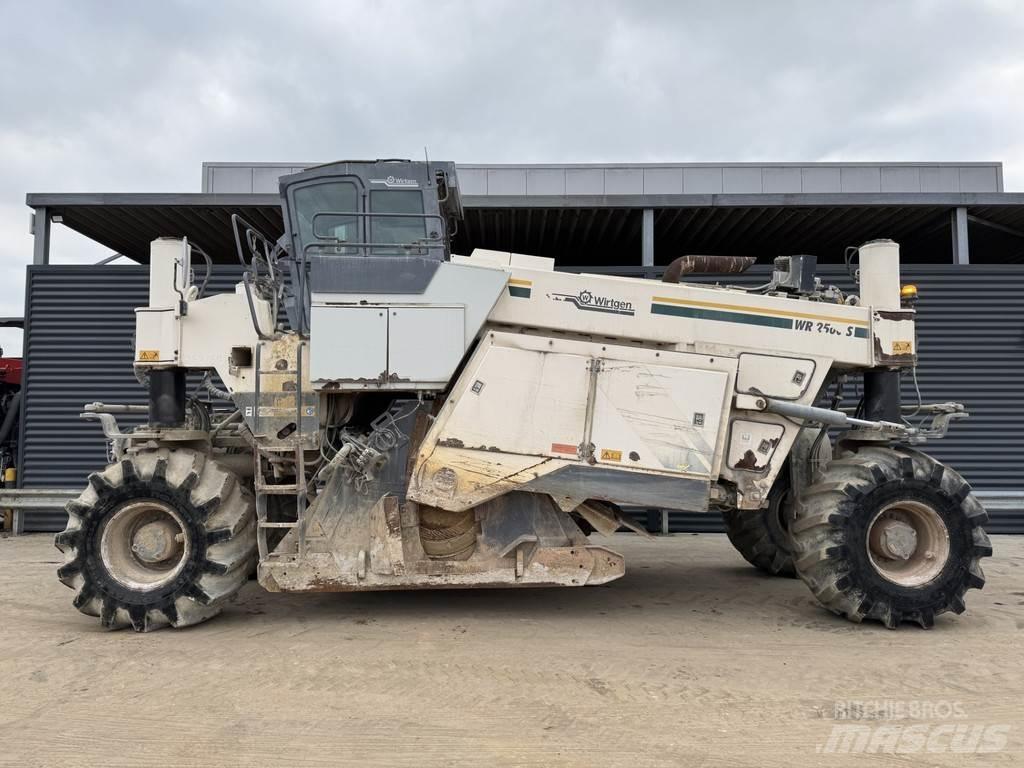 Wirtgen WR 2500S Ресайклеры
