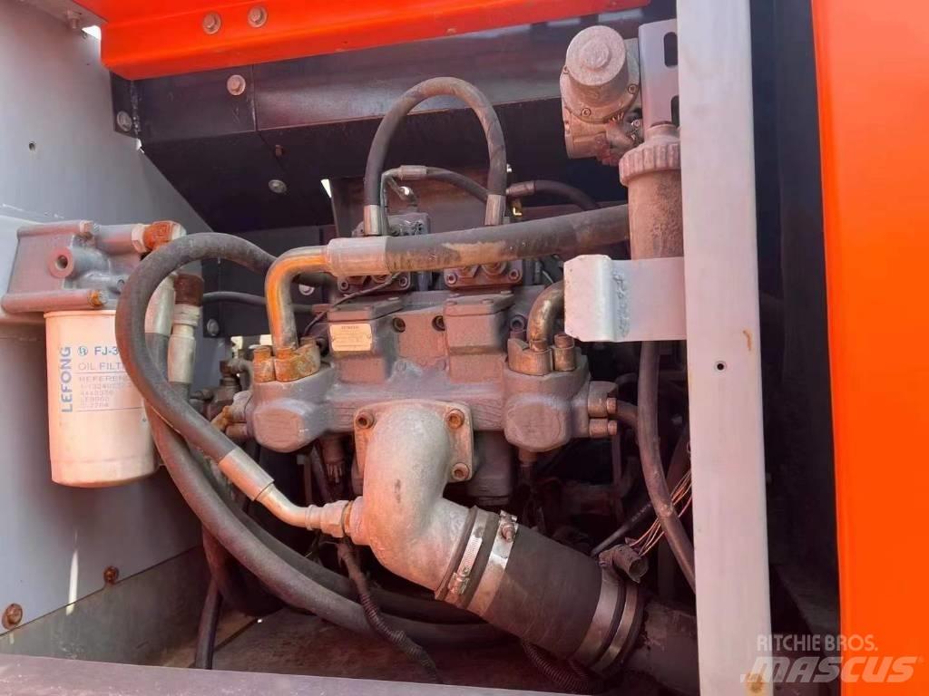 Hitachi ZAXIS240 Гусеничные экскаваторы