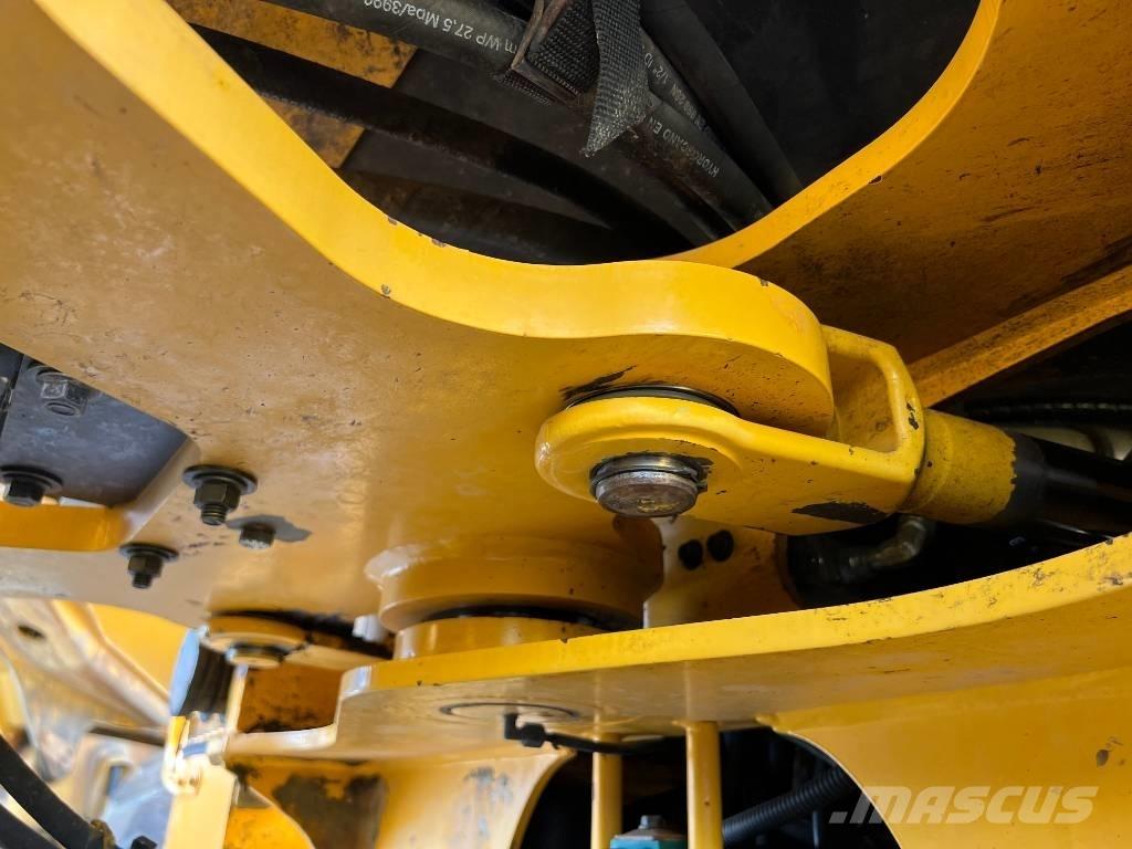Volvo L90F Фронтальные погрузчики