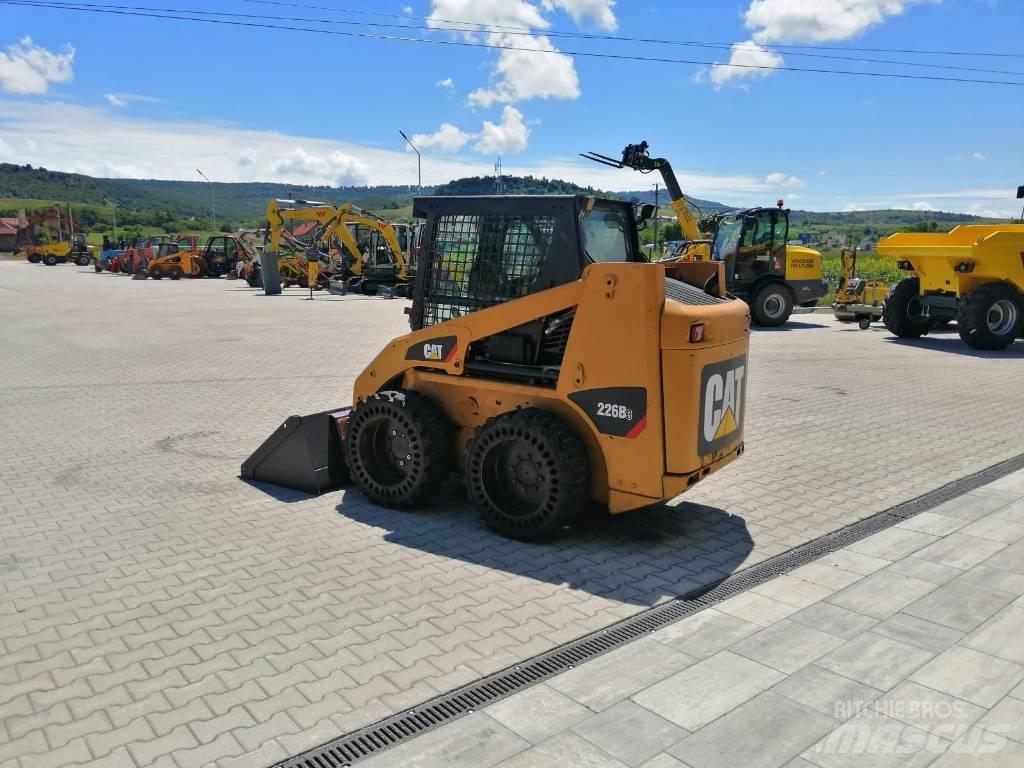 CAT 226 B 3 Мини-погрузчики