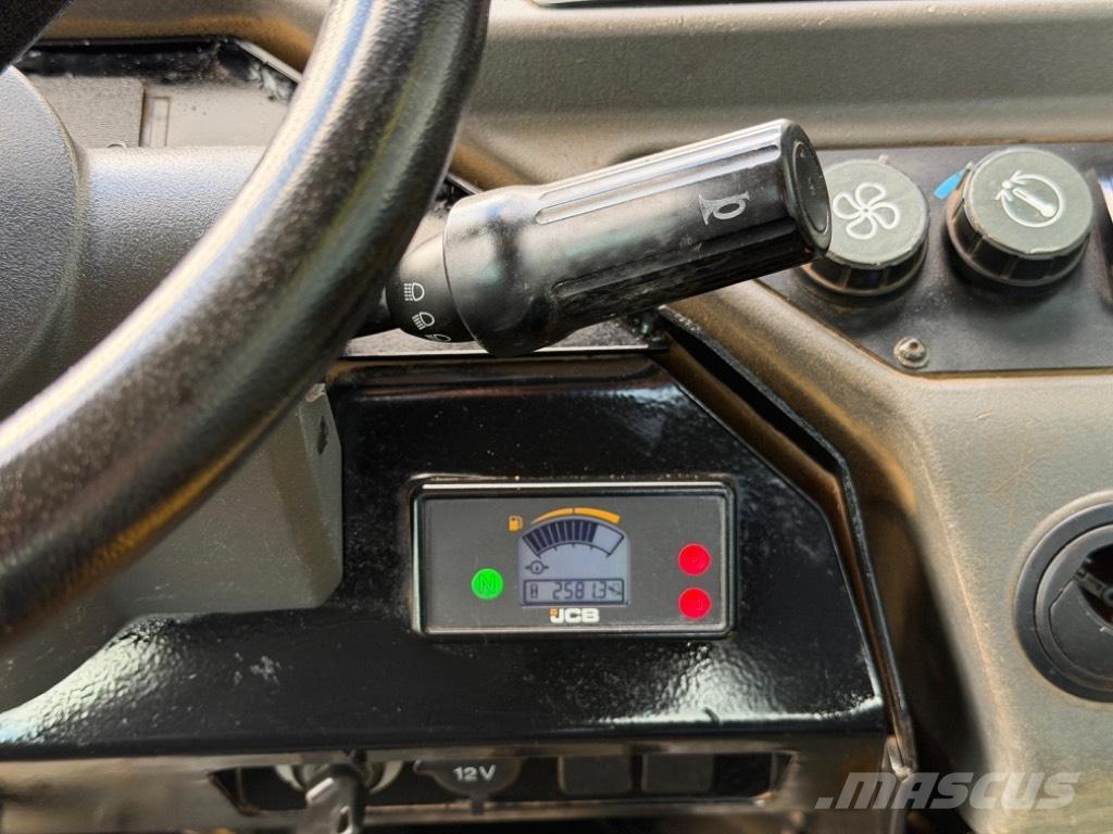 JCB 6 ST Мини-самосвалы