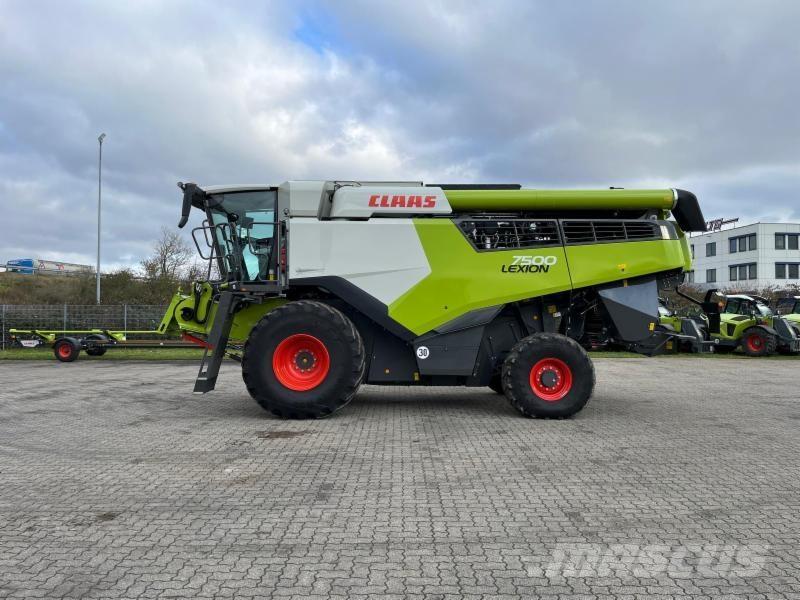 CLAAS LEXION 7500 Зерноуборочные комбайны