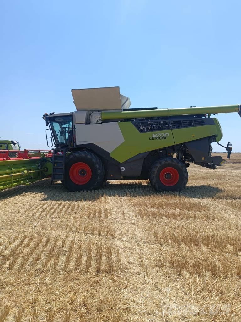 CLAAS Lexion 8700 Зерноуборочные комбайны