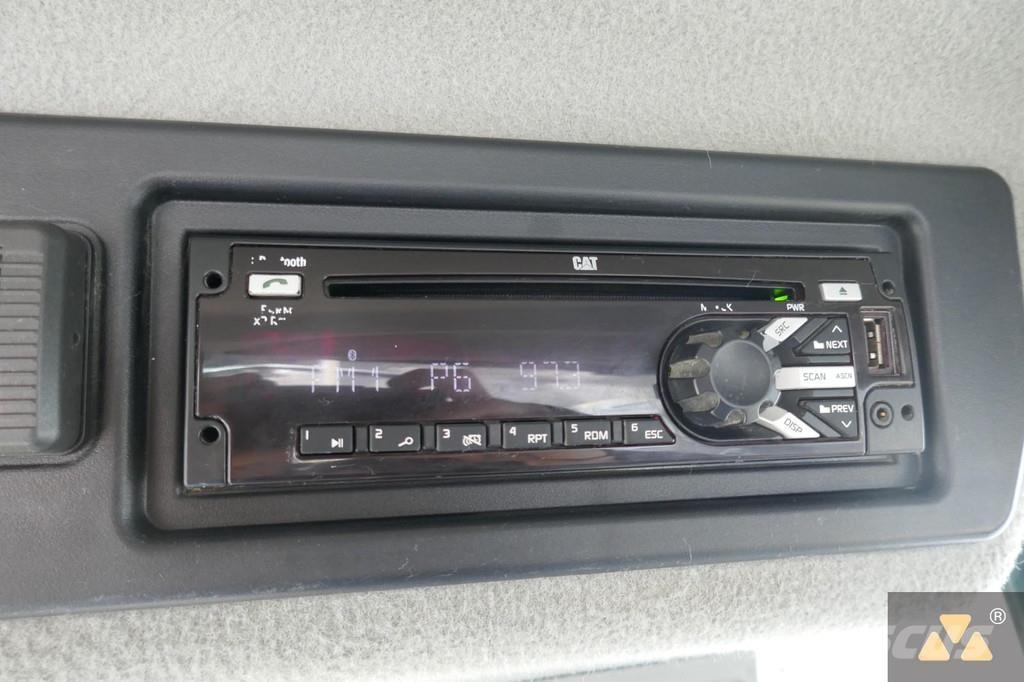 CAT 966M Фронтальные погрузчики